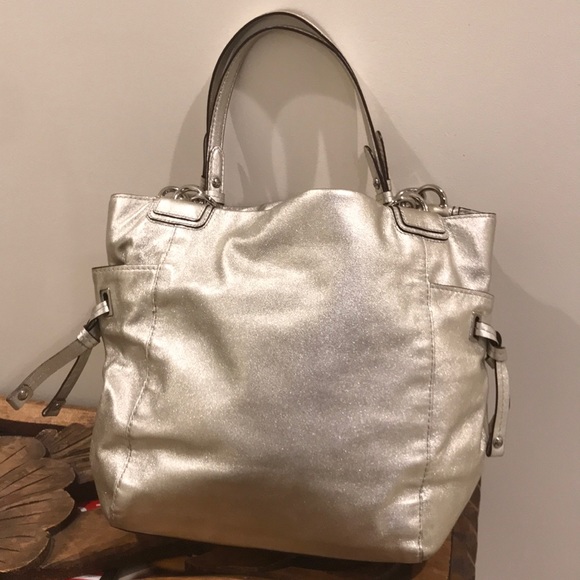 Handbag - Picture 1 of 2